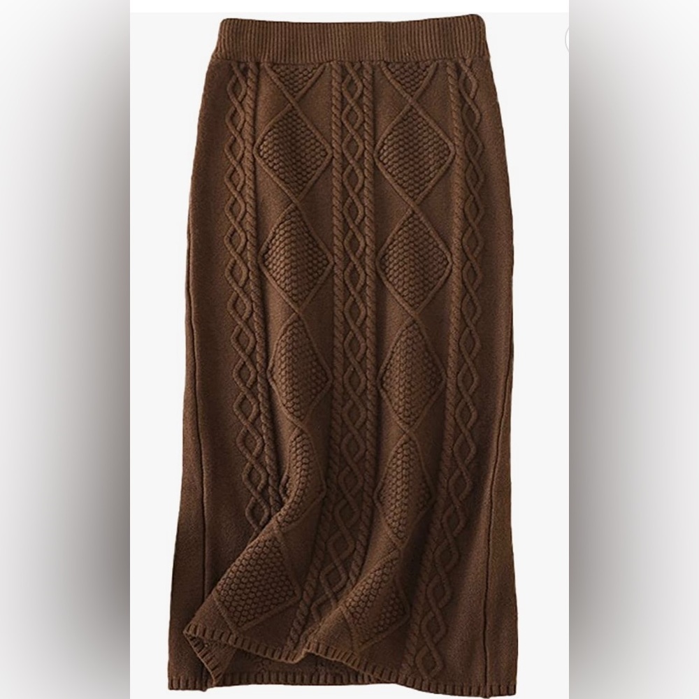 Body con knit skirt. Knee length.